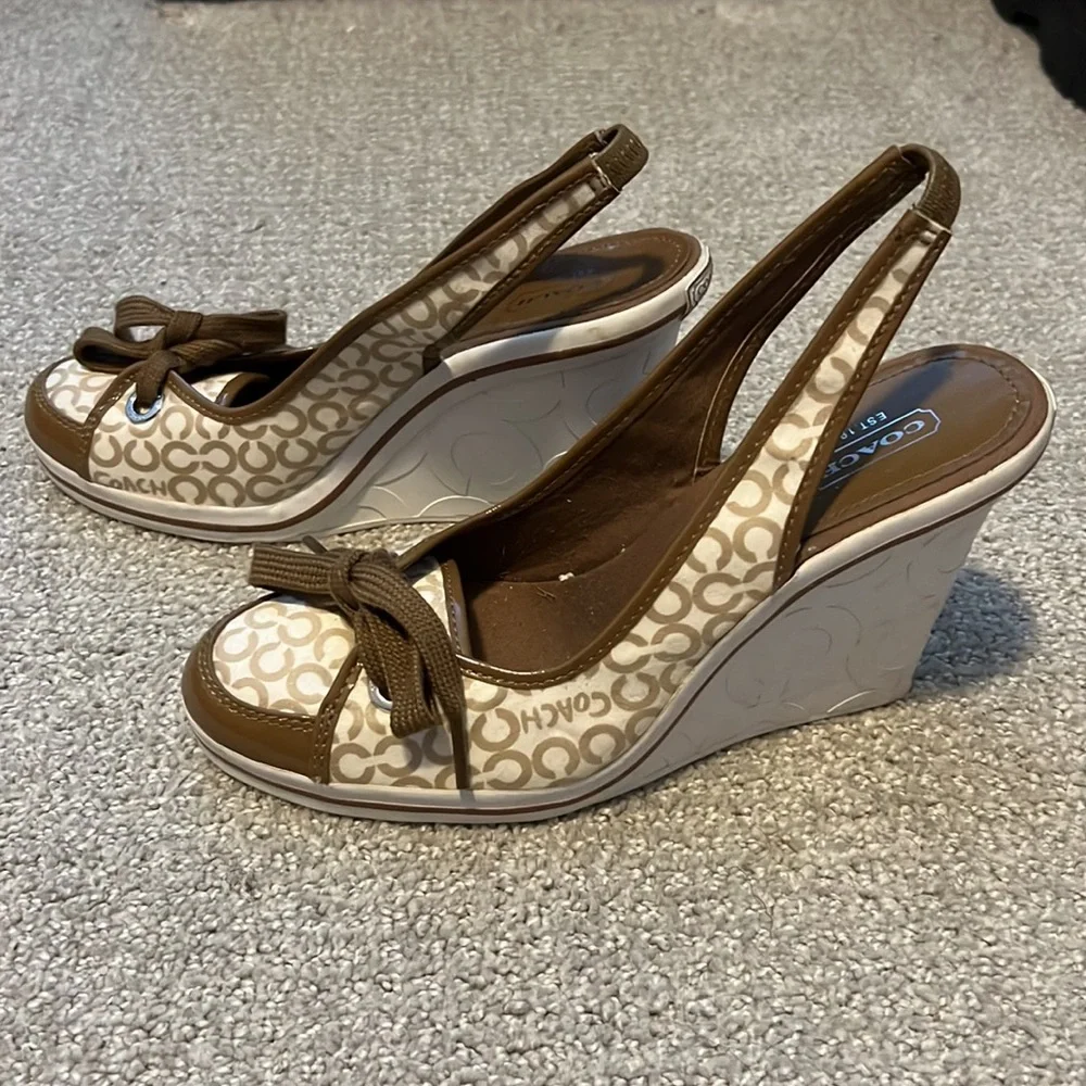 LOVIN COACH WEDGES - Picture 2 of 4